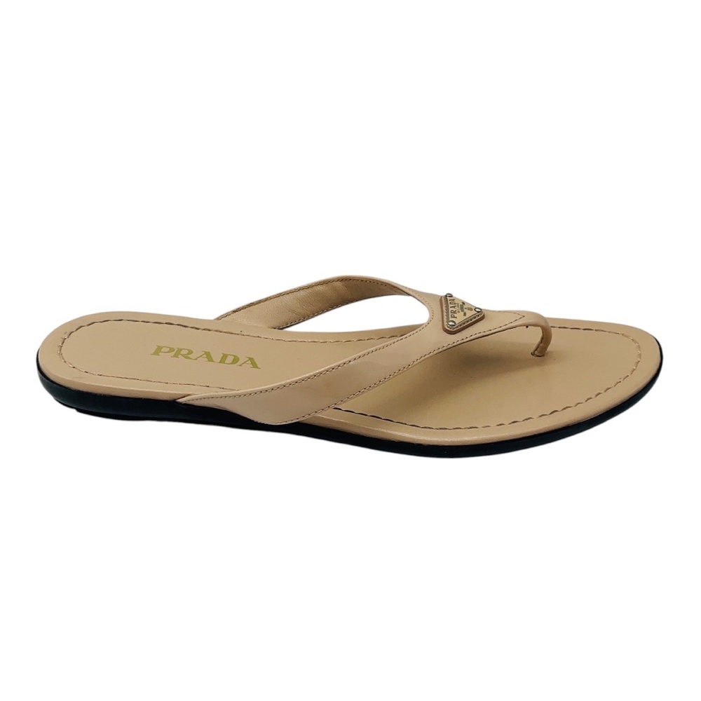 PRADA BEIGE / SILVER LOGO PLAQUE PATENT LEATHER THONG SANDALS - Picture 2 of 8